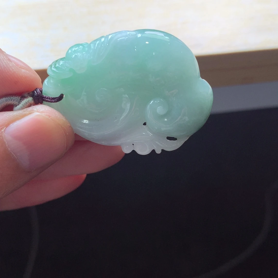 翡翠颈饰未镶嵌吊坠