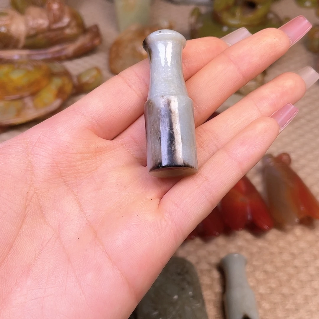 和田玉未镶嵌颈饰J****子