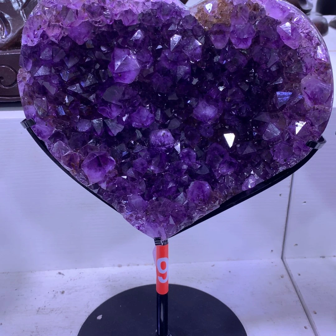 织绣乌拉圭紫水晶