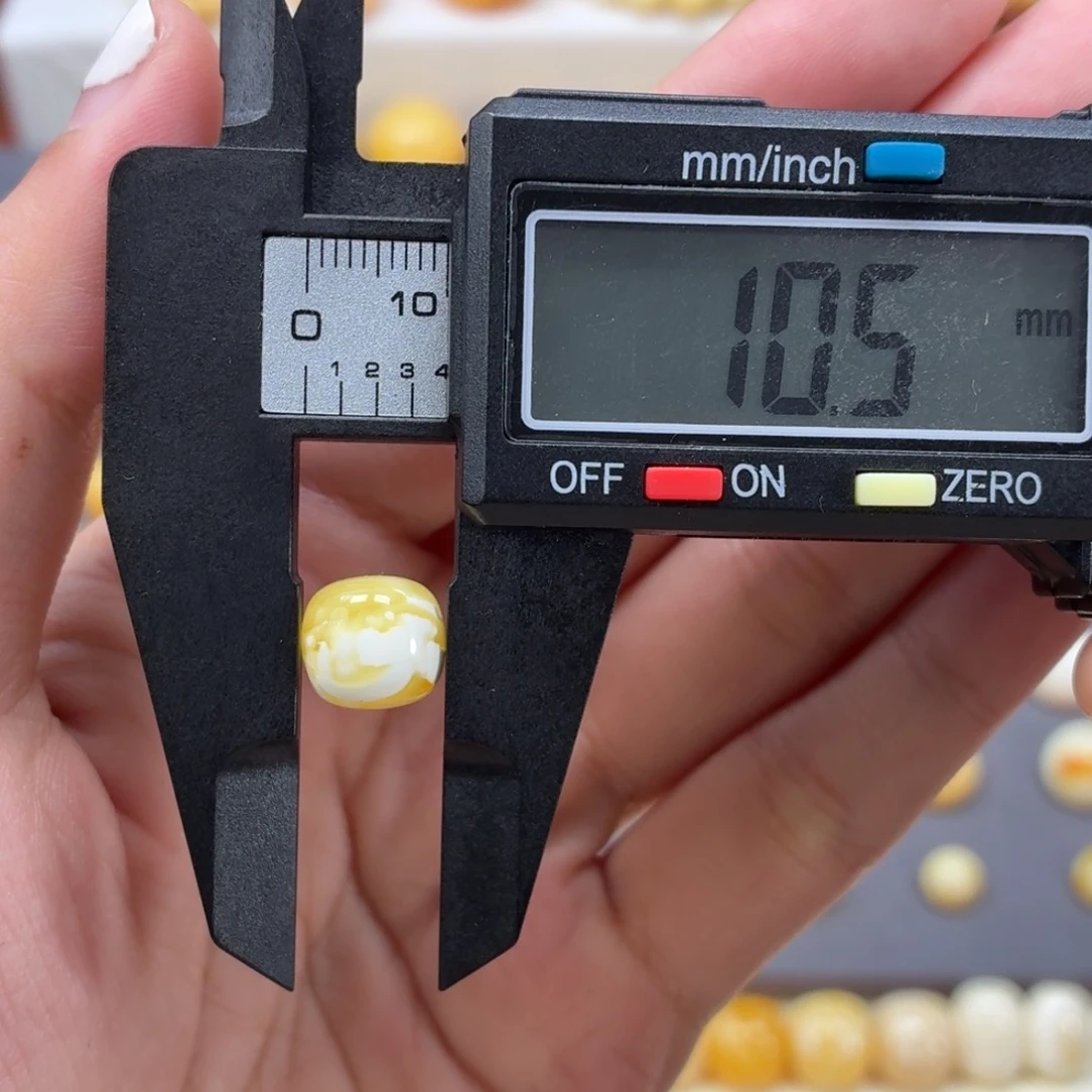 琥珀未镶嵌裸石俄料10.5mm