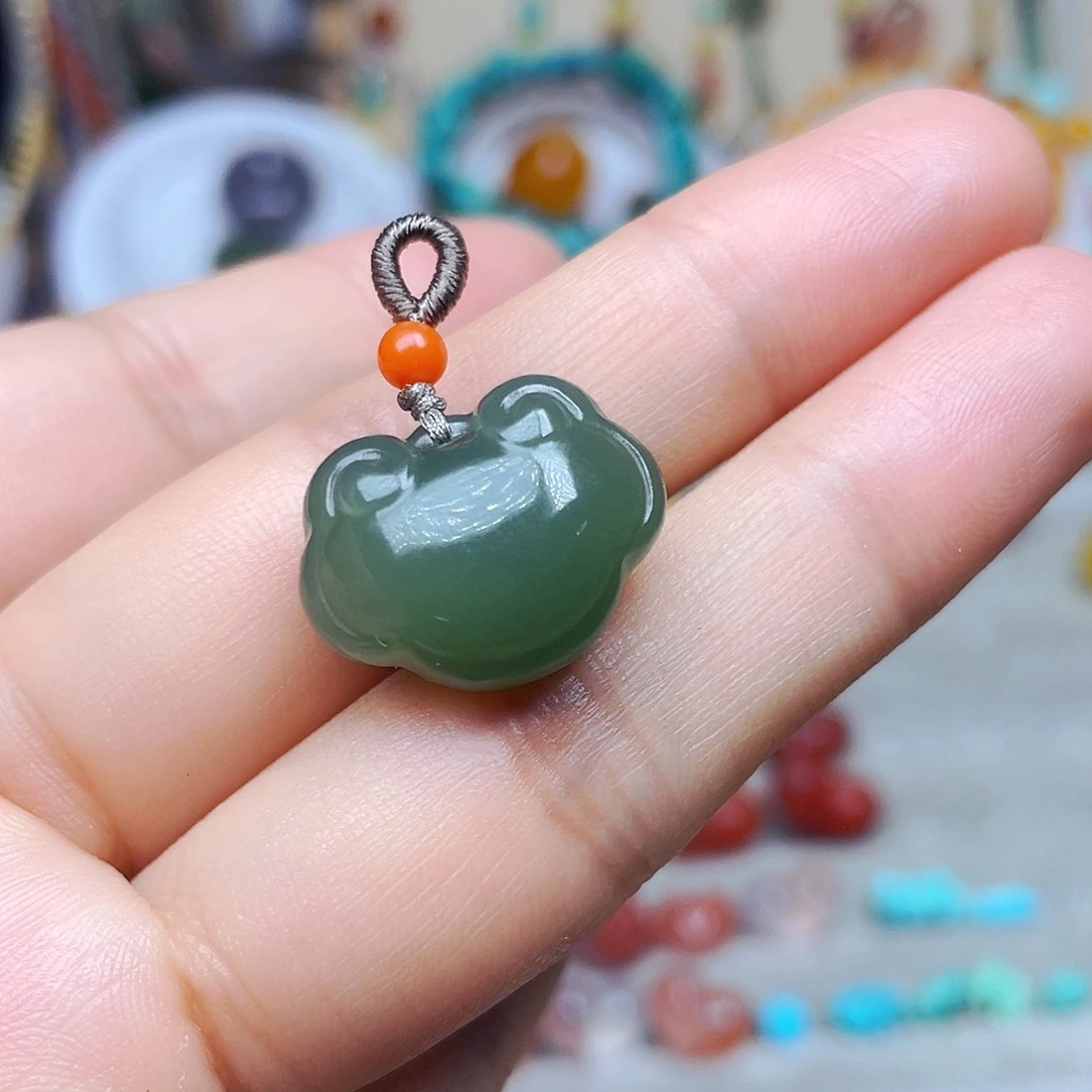 和田玉未镶嵌挂件订制