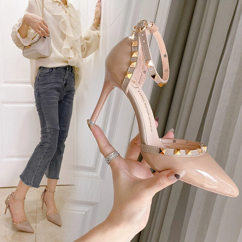 【红姐】单鞋女一字带包头凉鞋2024秋季细跟铆钉白色高跟鞋女AL515