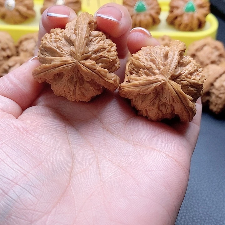 八***儿恭喜大哥喜提爱核