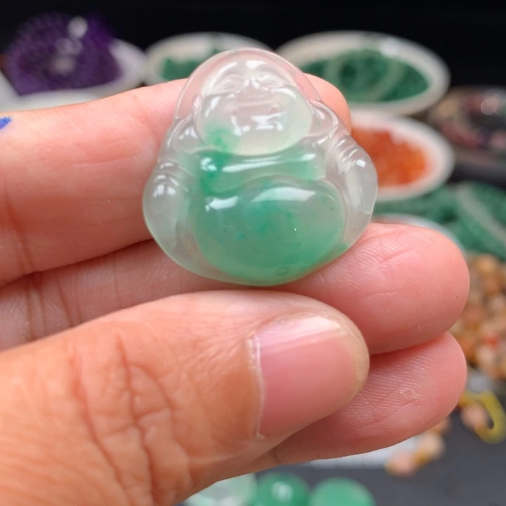 石英质玉未镶嵌颈饰