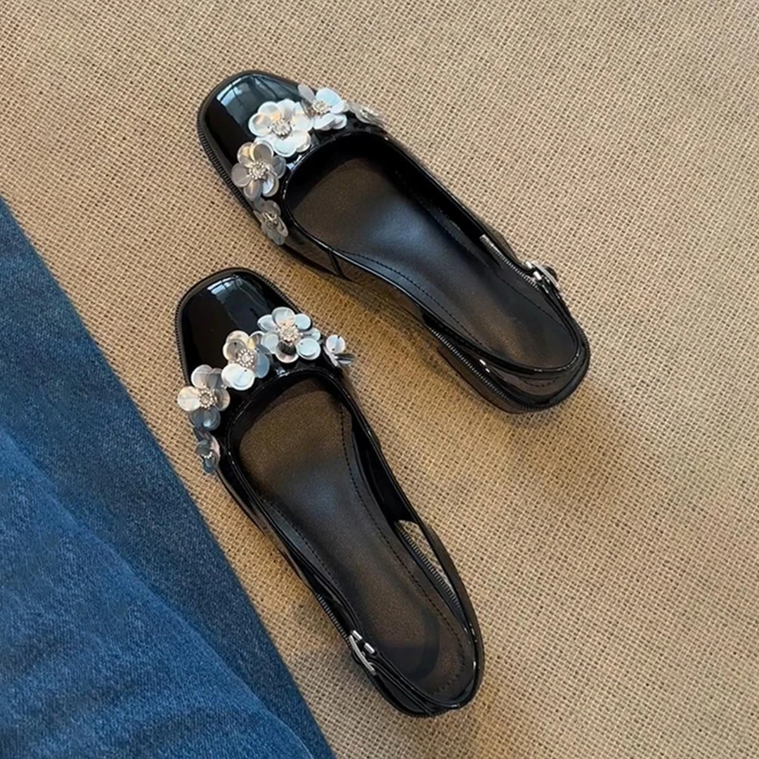 羊皮版~法式低跟漆皮亮皮花朵包头鞋女浅口后空黑色气质百搭凉鞋