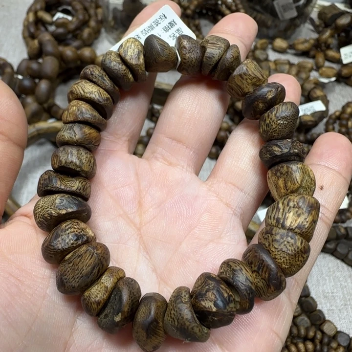手串沉香包壳多样性发货一条卡12-14克
