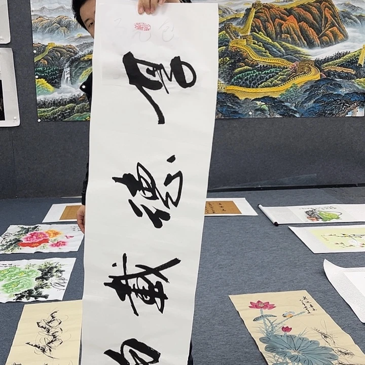 国画作品小姐姐当漏中