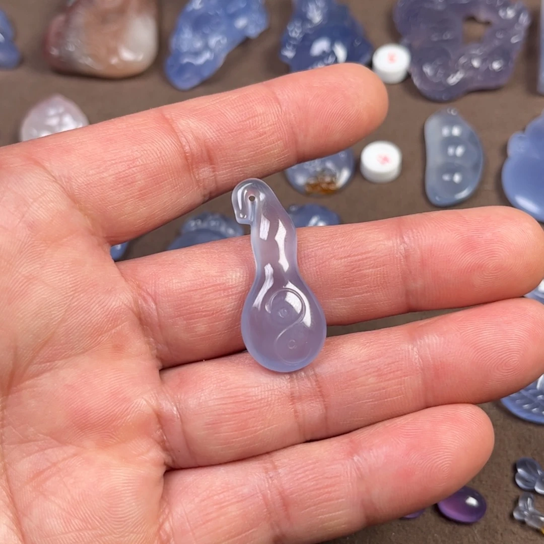 玛瑙/玉髓未镶嵌颈饰葫芦