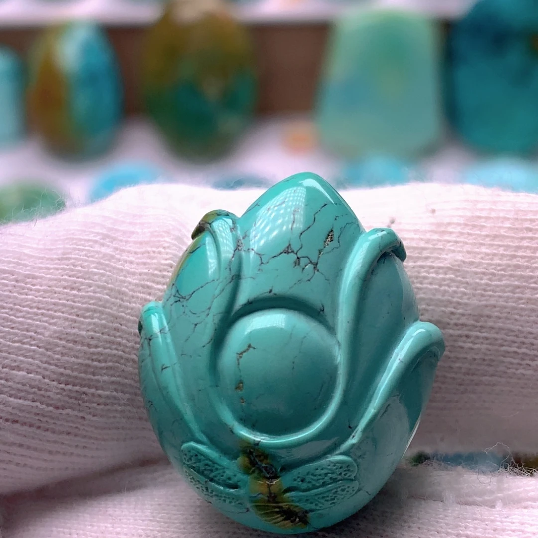 绿松石未镶嵌珠宝奇石