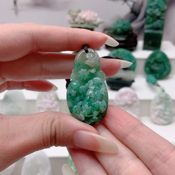 未镶嵌独山玉颈饰