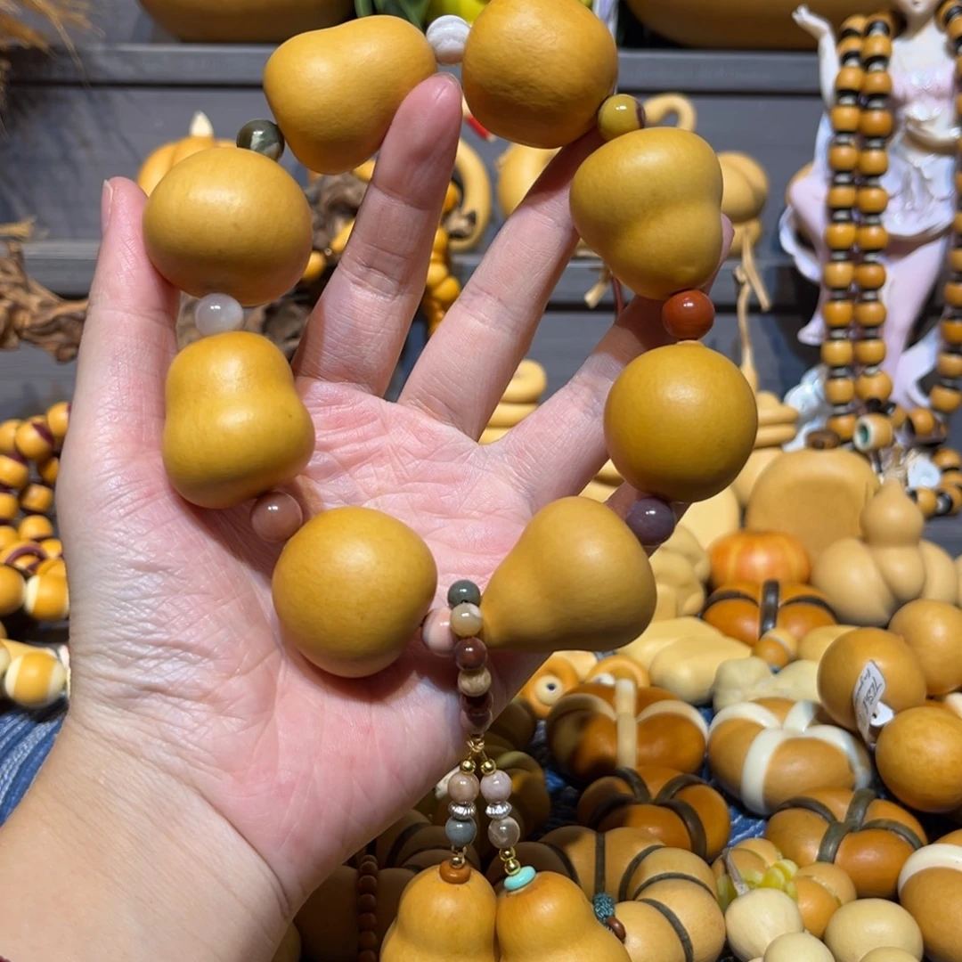 胖墩手持。
