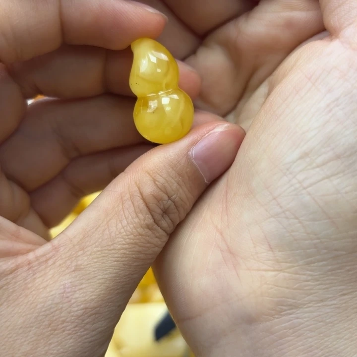 未镶嵌蜜蜡珠宝奇石