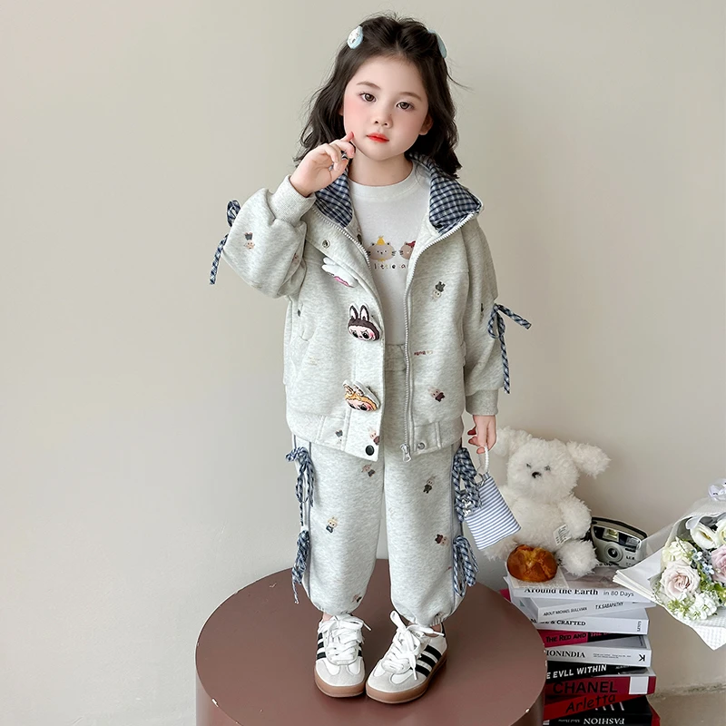 女童炸街套装春秋2025新款儿童连帽外套休闲洋气女宝拉布布两件套