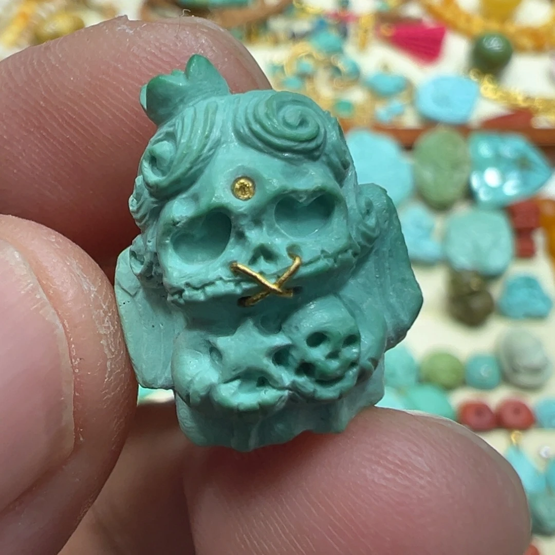 绿松石未镶嵌颈饰
