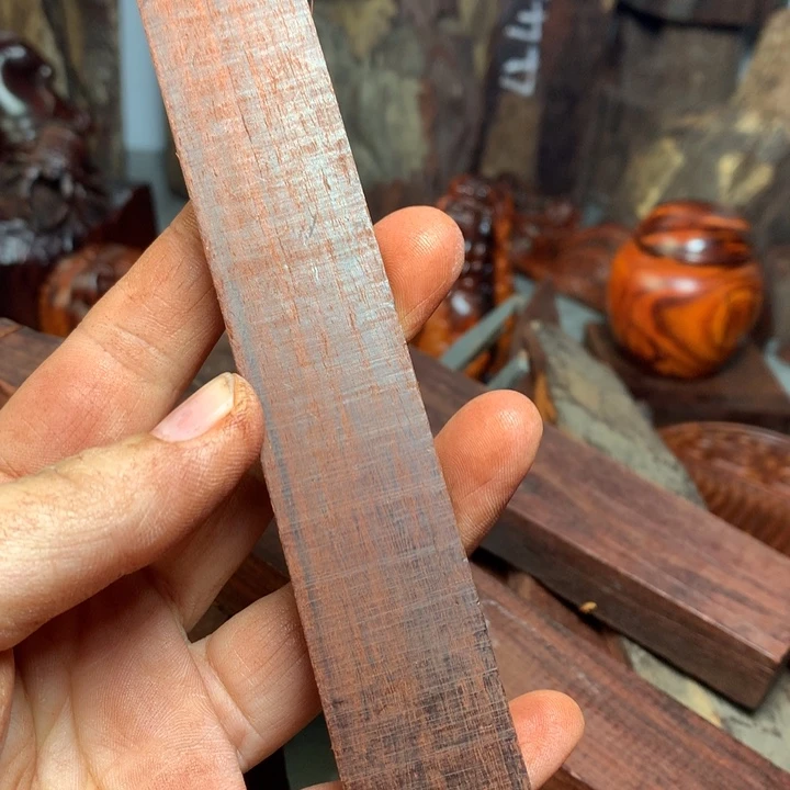 檀香紫檀（小叶紫檀）旁*者