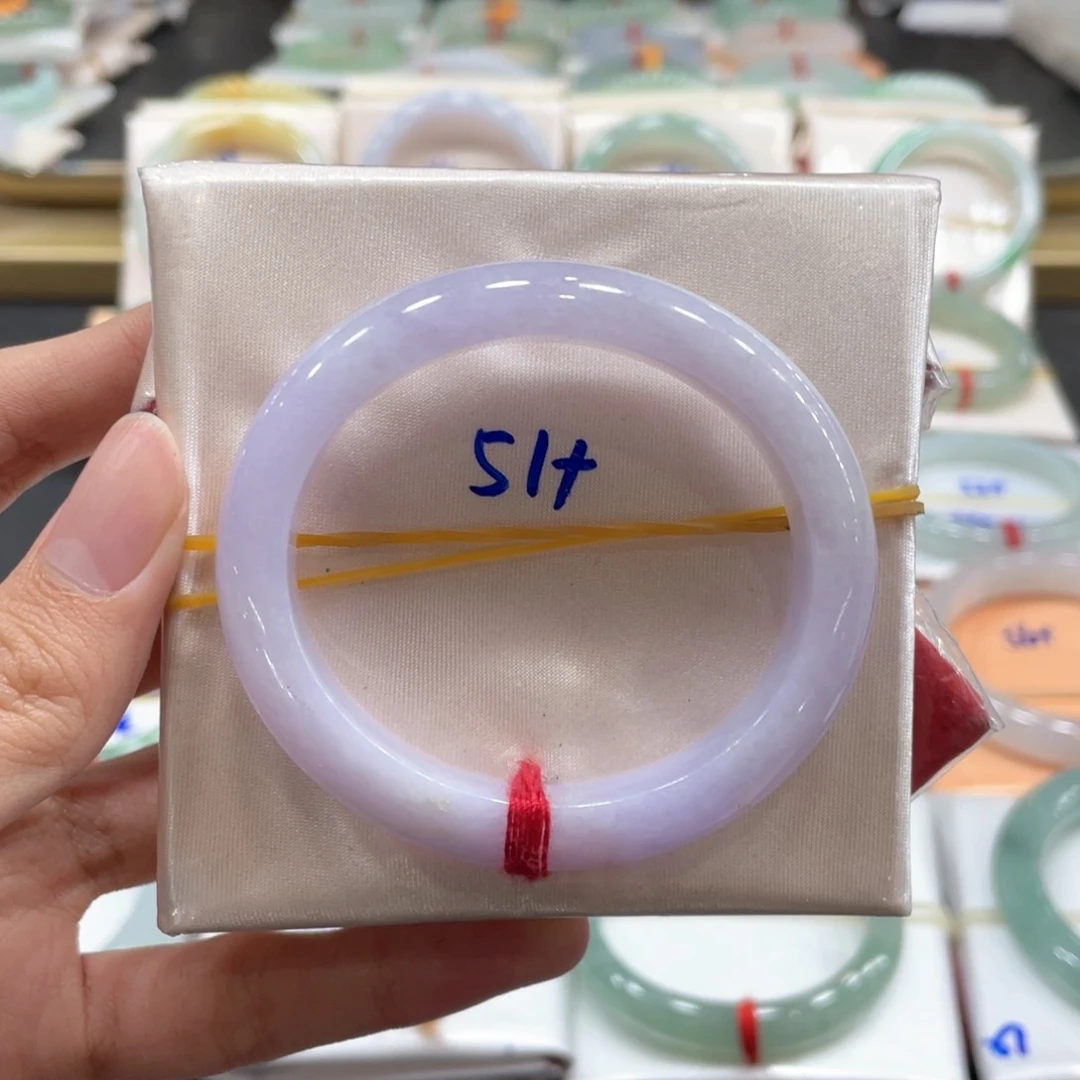 翡翠手镯未镶嵌翡翠手镯