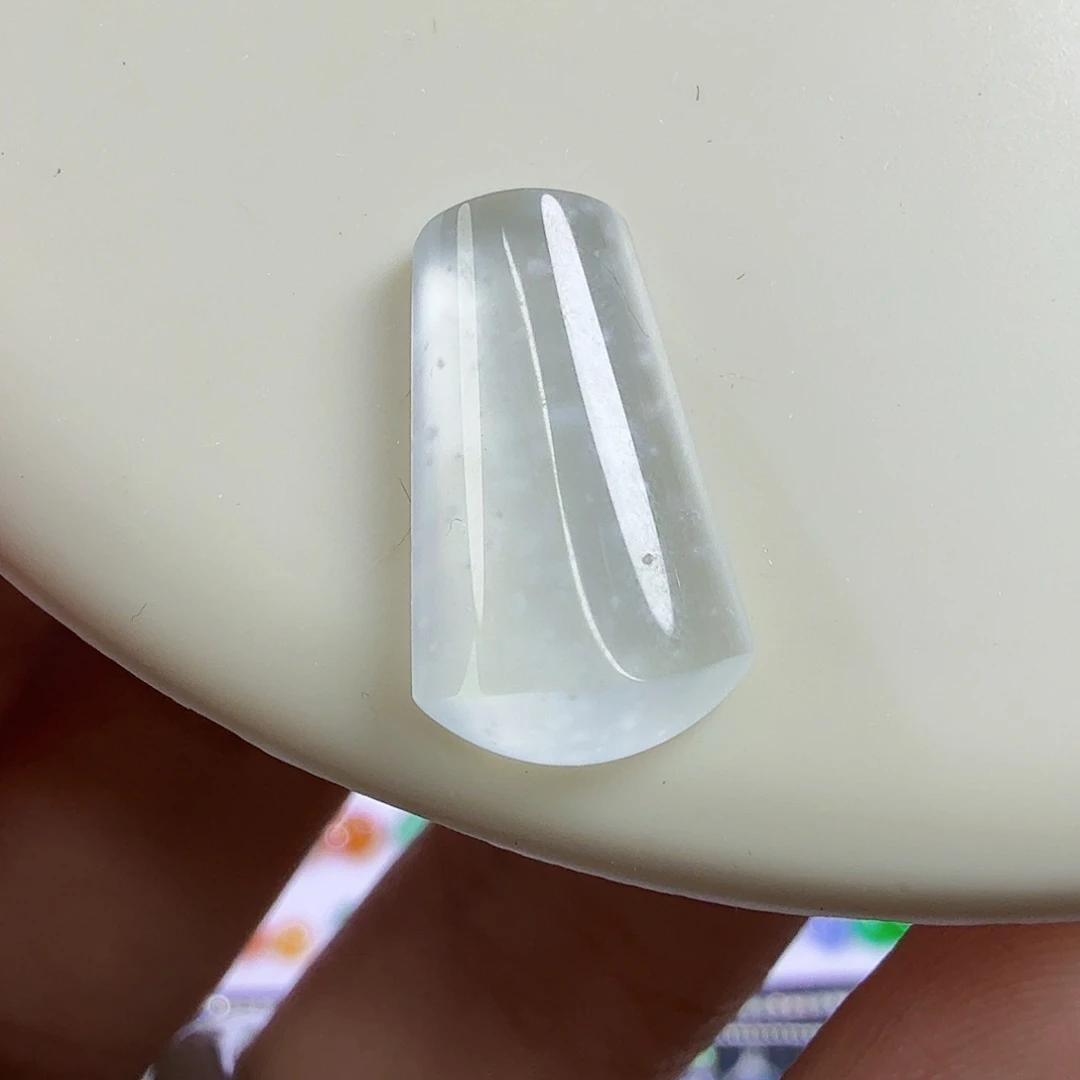 翡翠未镶嵌颈饰无事牌