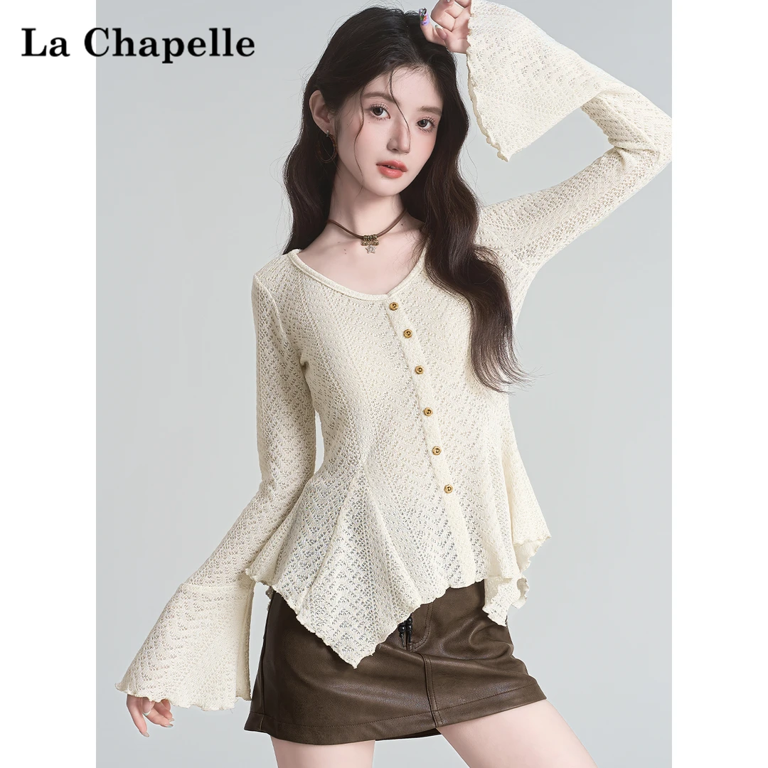 拉夏贝尔2025秋季新款法式v领喇叭袖纯欲风镂空针织衫独特上衣潮