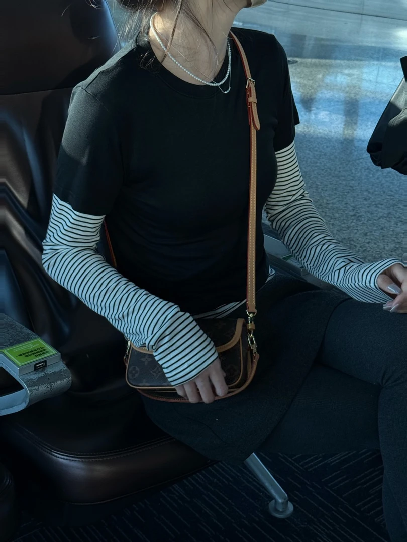 F.A[奥利]通勤风条纹拼接长袖落肩袖T恤假两件简约黑白韩版短款