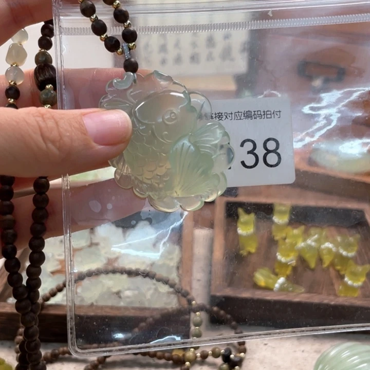 一***虎蛇纹石玉未镶嵌颈饰