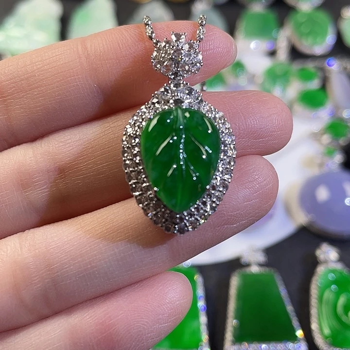 翡翠18K金镶嵌吊坠(不含链)满绿叶子