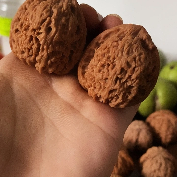 y*文玩核桃南疆石