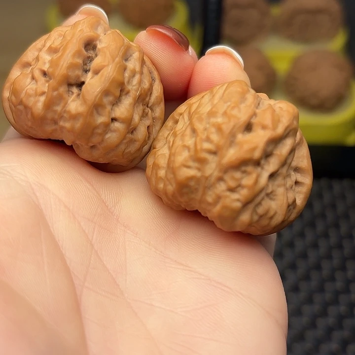 吊坠文玩核桃37红皮蛤莫头