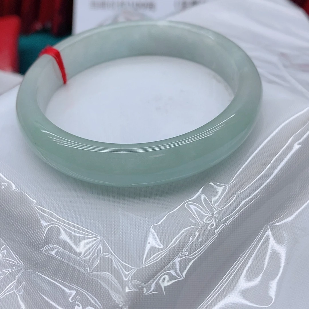 翡翠手镯未镶嵌女***?A31111111111