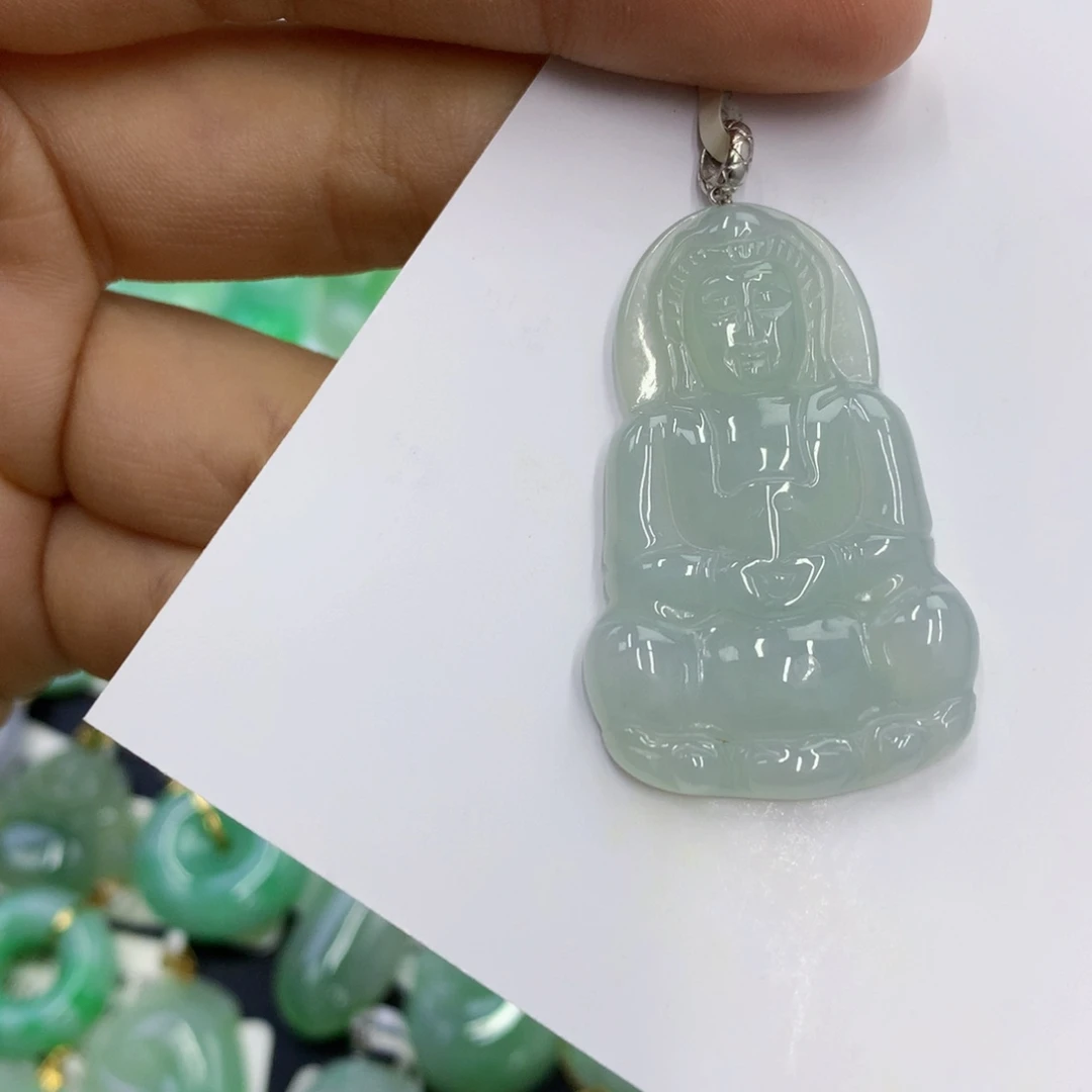 翡翠18K金镶嵌颈饰翡翠