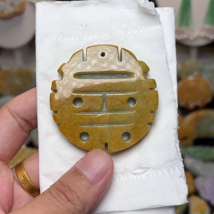 翡翠未镶嵌颈饰吊坠