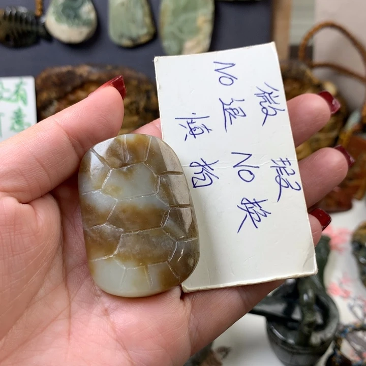 岫岩老玉（透闪石质玉）挂件未镶嵌