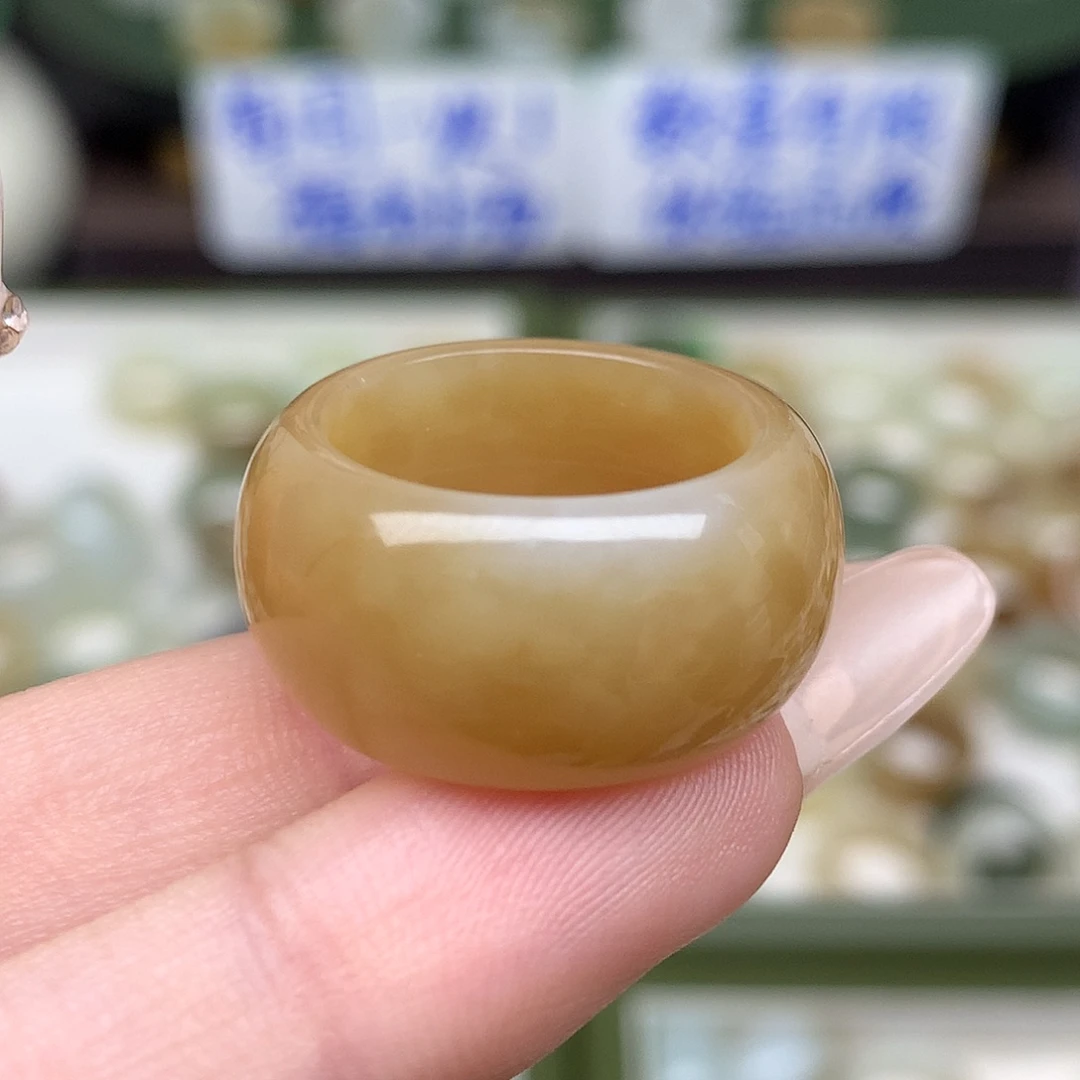 未镶嵌戒指和田玉15