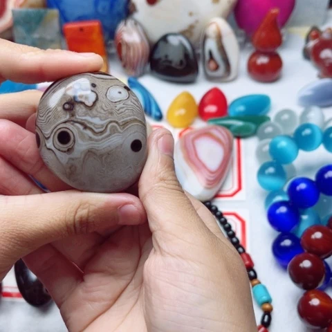 玛瑙/玉髓耳饰未镶嵌