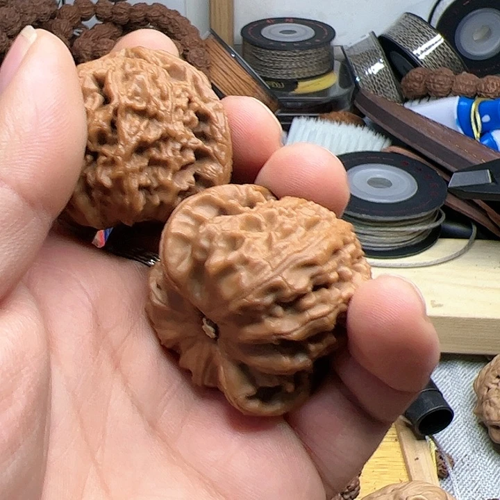 金刚菩提吊坠冰****搁白狮子