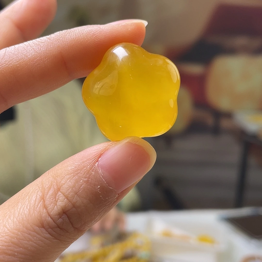 琥珀未镶嵌裸石吊坠