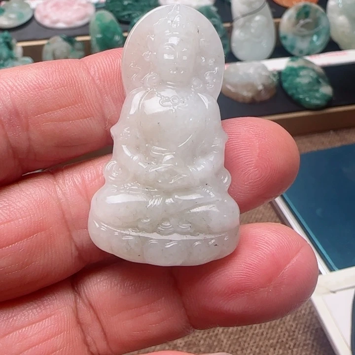 独山玉未镶嵌颈饰