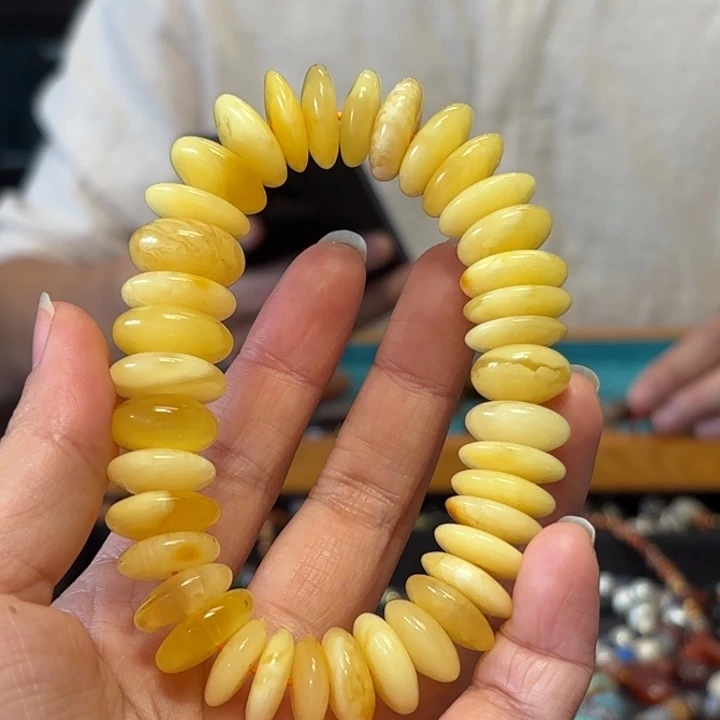 蜜蜡未镶嵌颈饰蜜蜡
