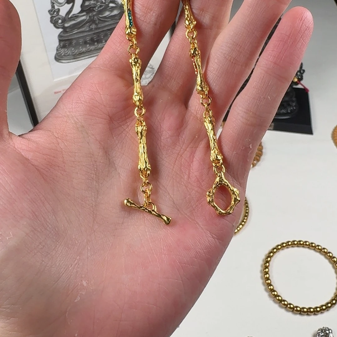 手串椰蒂出去玩出去玩