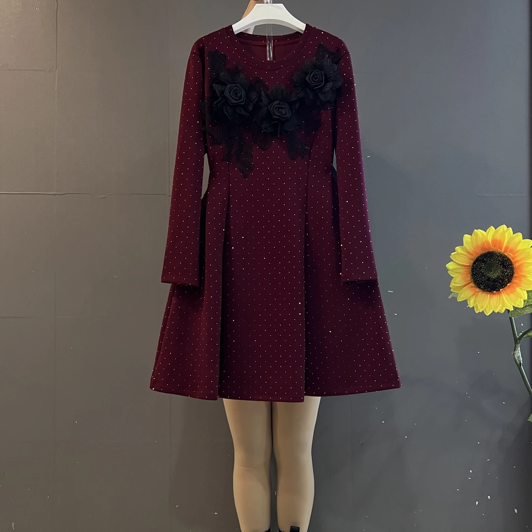 欧货新款时尚设计感蕾丝立体花朵收腰显瘦气质小黑裙