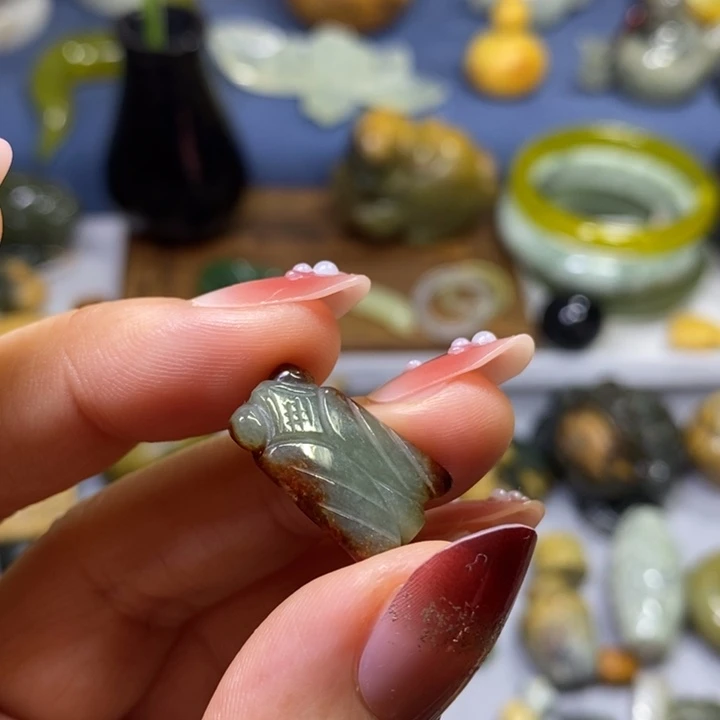 岫岩河磨玉（透闪石质玉）未镶嵌挂件