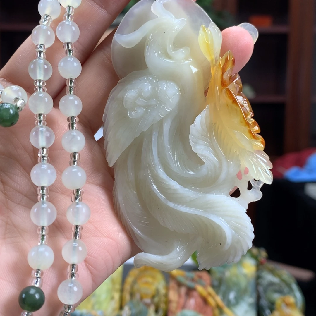 蛇纹石玉未镶嵌颈饰