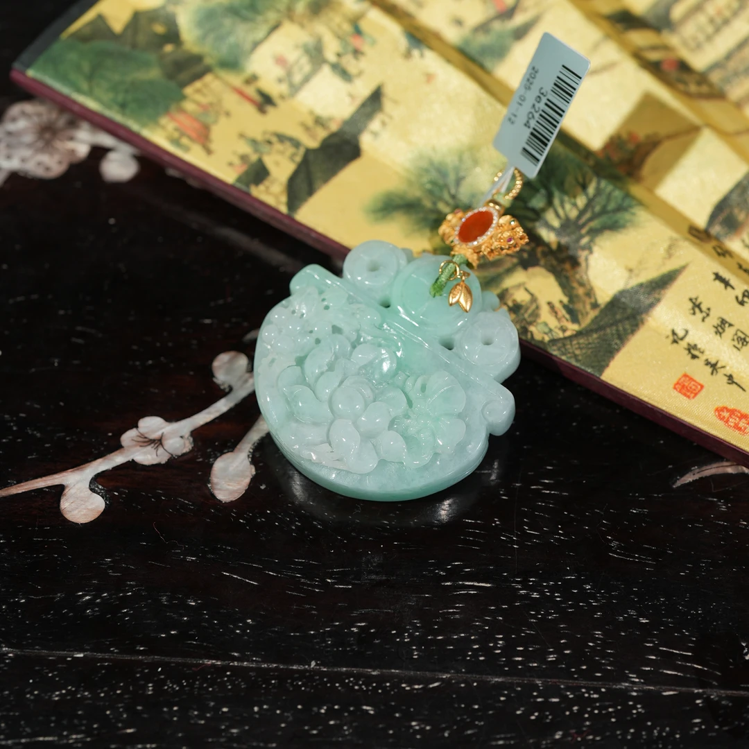 1.12香港王老板-翡翠吊坠3e264