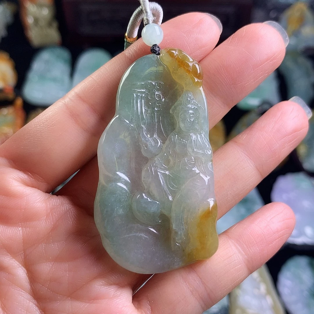 翡翠未镶嵌颈饰观音