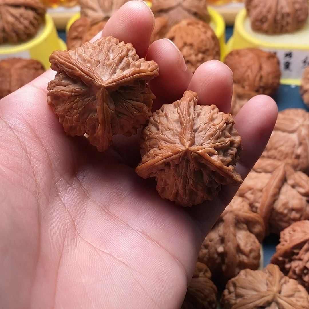 文玩核桃把件盘山三棱