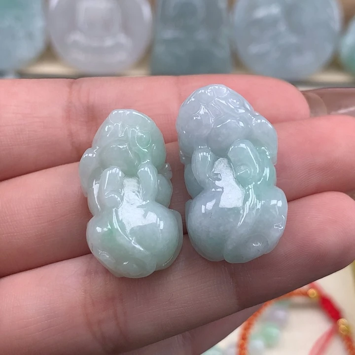 颈饰未镶嵌翡翠貔貅