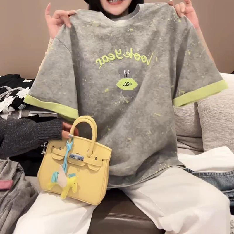 清新甜美设计感T恤女士2025夏季新款扎染小熊刺绣百搭圆领上衣女