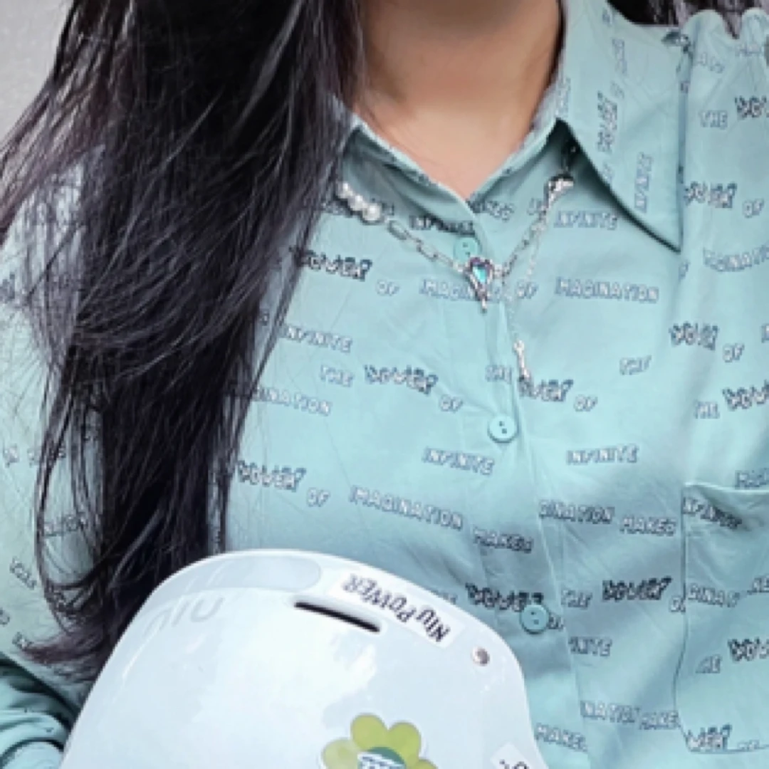 头头女装 咔嚓标 绿色字母衬衫＃6405