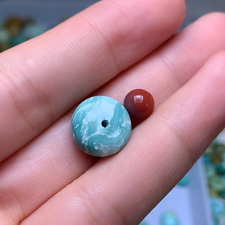 阳***贵南红玛瑙未镶嵌珠宝奇石