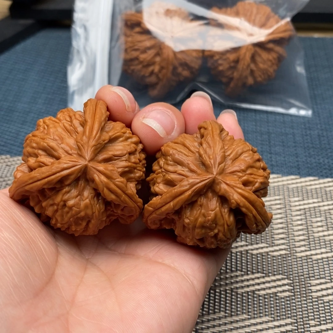 可***块文玩核桃吊坠三棱