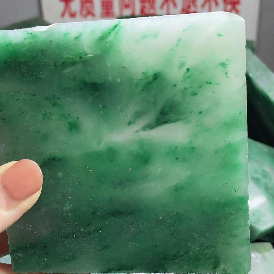 夏***真定制石英质玉（非洲翠）